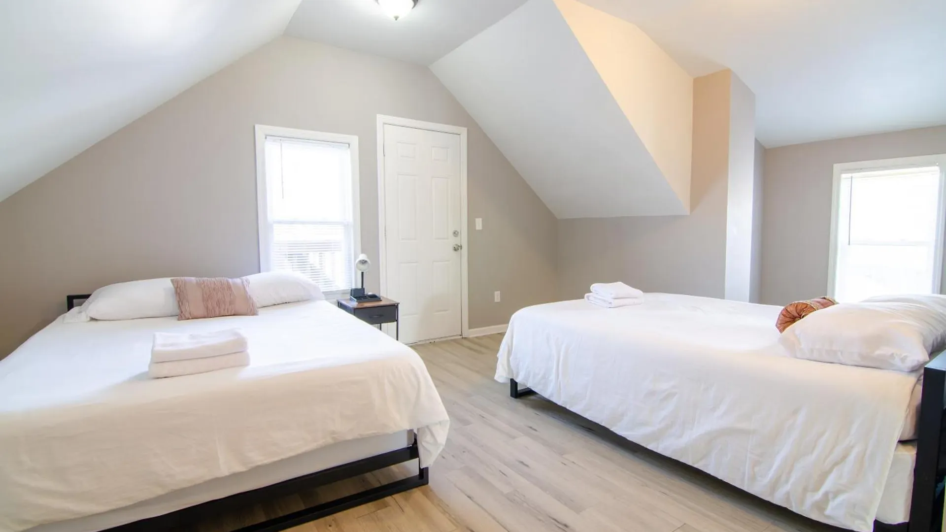 Near Nyc Spacious 4 Bedroom 2 And A Half Bath North Bergen United States
