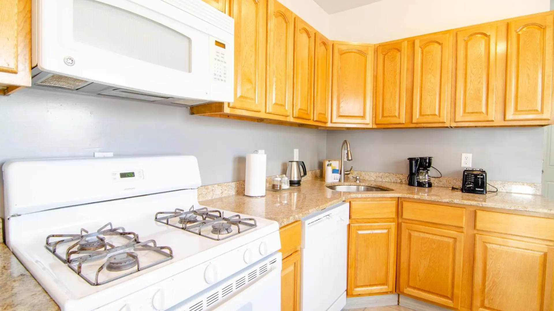 Near Nyc Spacious 4 Bedroom 2 And A Half Bath North Bergen