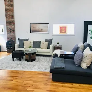 Apartment Updated Amazing Bi -level Minutes From Water Views Of New York, North Bergen